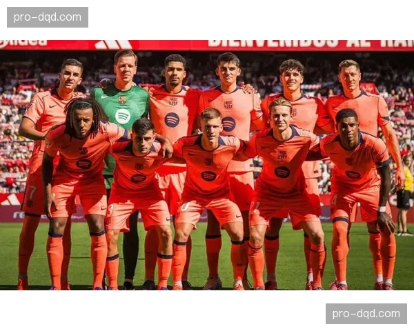 欧冠速报：莱万多夫斯基弑旧主，巴萨主场2-1力克那不勒斯